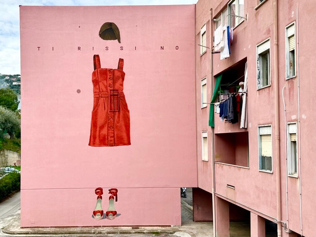 Murales femminicidio cefalu palminteri Ti Rissi No: a Cefalù il grande murale contro la violenza sulle donne