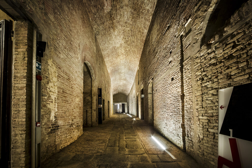 SMS strada interna A Siena il Santa Maria della Scala continua ad allargare i suoi spazi. Ma le mostre?