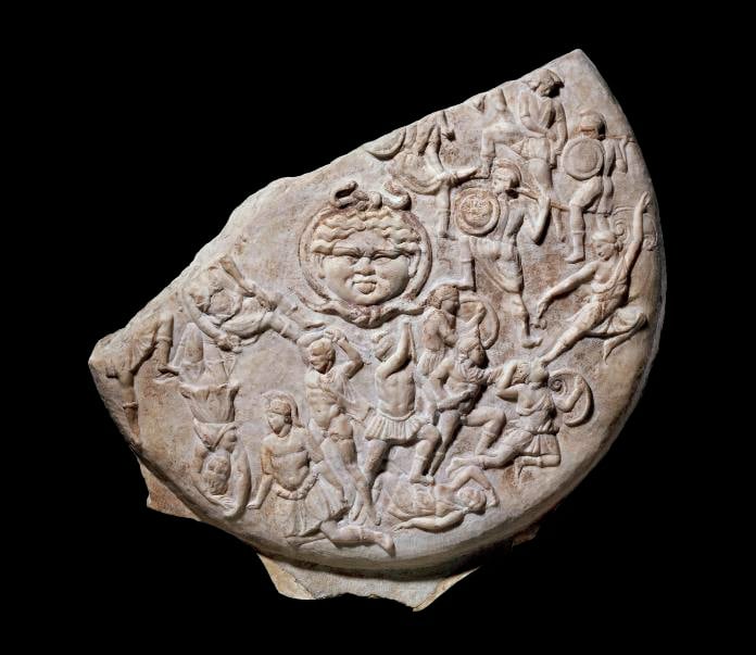 Scudo Strangford. Replica scudo di Atena Parthenos_© The Trustees of the British Museum