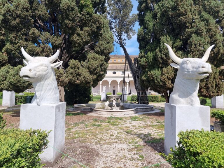 Teste di animale antiche e moderne, chiostro di Michelangelo, Terme di Diocleziano