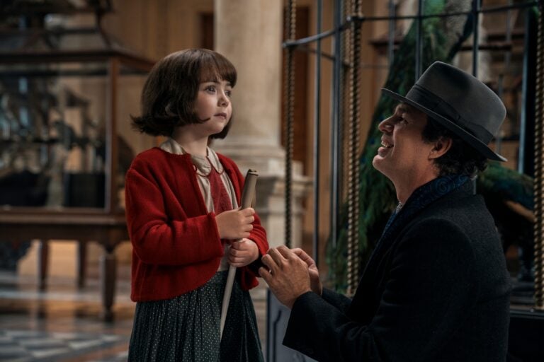 All the Light We Cannot See. Nell Sutton as Young Marie-Laure, Mark Ruffalo as Daniel LeBlanc in episode 101 of All the Light We Cannot See. Cr. Atsushi Nishijima/Netflix © 2023