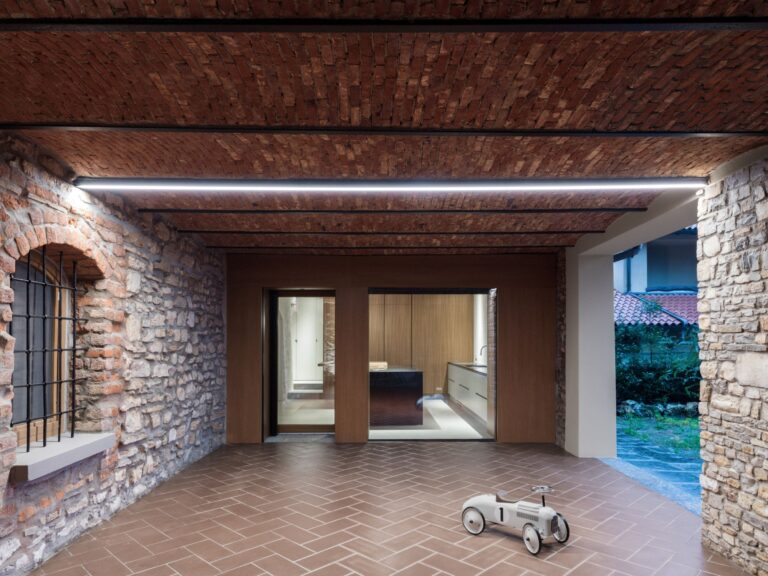 a25architetti, Casa in collina a Montevecchia, 2020. Foto Marcello Mariana