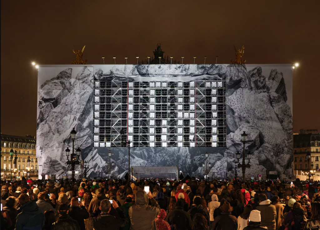 Retour à la Caverne - Acte II, 12 novembre 2023, 19h29, Chiroptera, Représentation, Palais Garnier, Paris, France, 2023 (c) JR