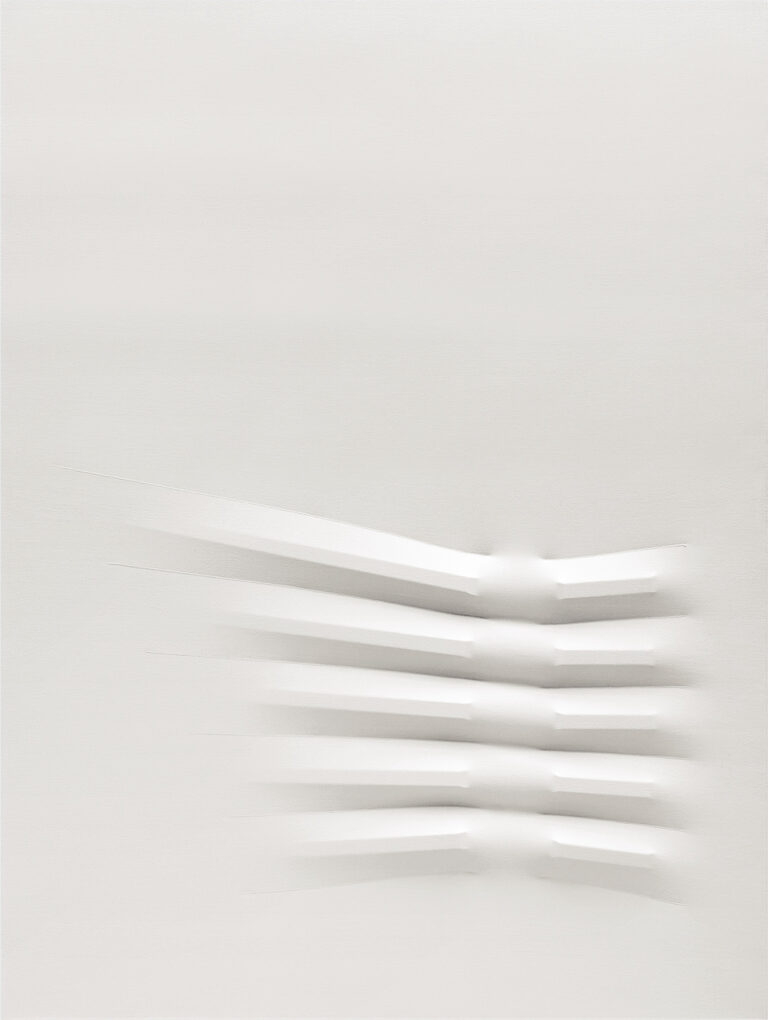 Agostino Bonalumi, Bianco, 1973. Courtesy of Mazzoleni