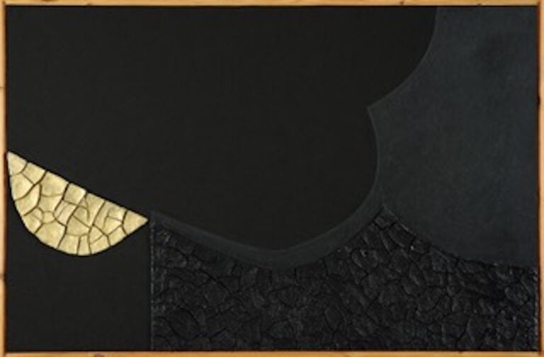 Alberto Burri, Nero e Oro, 1993, Acrilico, oro in foglia, cellotex su tela, cm. 108x164, Città di Castello, Fondazione Palazzo Albizzini Collezione Burri Photo A. Sarteanesi by SIAE 2023