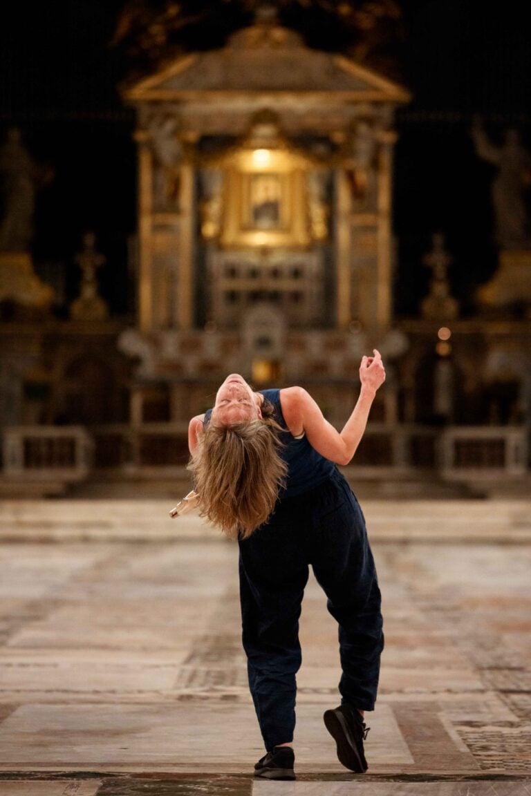 Annie Hanauer in Updraft all'Aracoeli di Roma, ottobre 2023