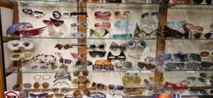 Foto Veneta Ottica: il piccolo negozio-museo dell’occhiale a Milano