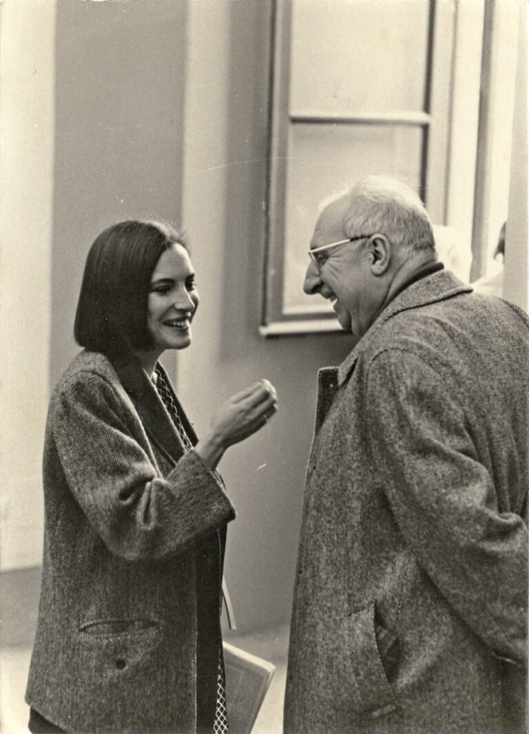 Giorgio Manganelli con Lea Vergine, anni Ottanta, da *Album fotografico di Giorgio Manganelli*, Quodlibet, Macerata 2010