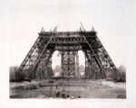 La tour en construction, 1888-1889. Gustave Eiffel, La tour de Trois cents mètres, Paris, Sté des imprimeries Lemercier, 1900