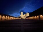 Monica Rondoni, Basilica di San Francesco d'Assisi, Ora blu, Fonte Wikimedia