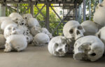 Ron Meuck, Mass, 2017, installation vie wat Fondation Cartier pour l’art contemporain, Parigi, 2023. Courtesy National Gallery of Victoria, Melbourne, Felton Bequest 2018. Photo © Marc Domage