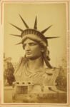 Tirage du buste de la statue de la Liberté lors de l’Exposition universelle de 1878. Photo © CAPAMMFDR