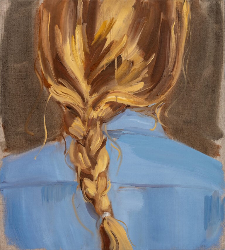 Gideon Rubin, Blue Shirt (Plait), 2023 oil on linen 51 × 45,5 cm Ph the artist Courtesy Monica De Cardenas, Milan - Zuoz - Lugano