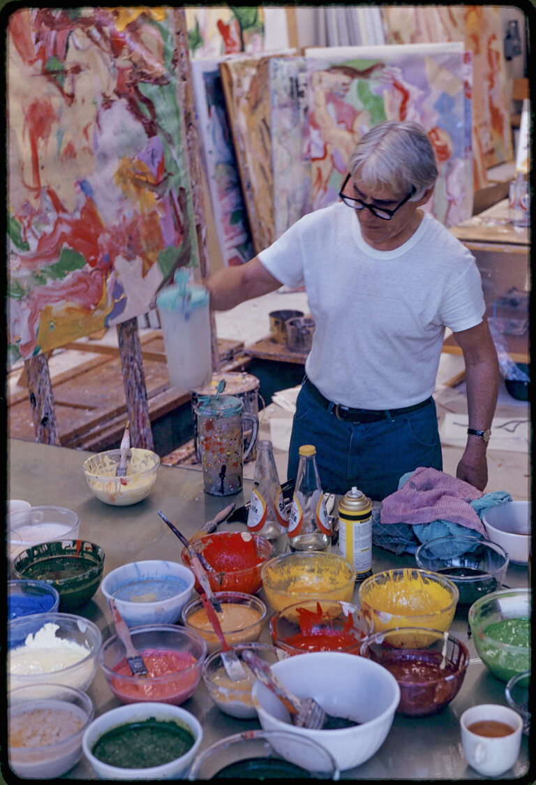 Willem de Kooning in his East Hampton Studio, New York, 1971. Photo Dan Budnik © 2024 The Estate of Dan Budnik. All rights reserved. Courtesy The Willem de Kooning Foundation