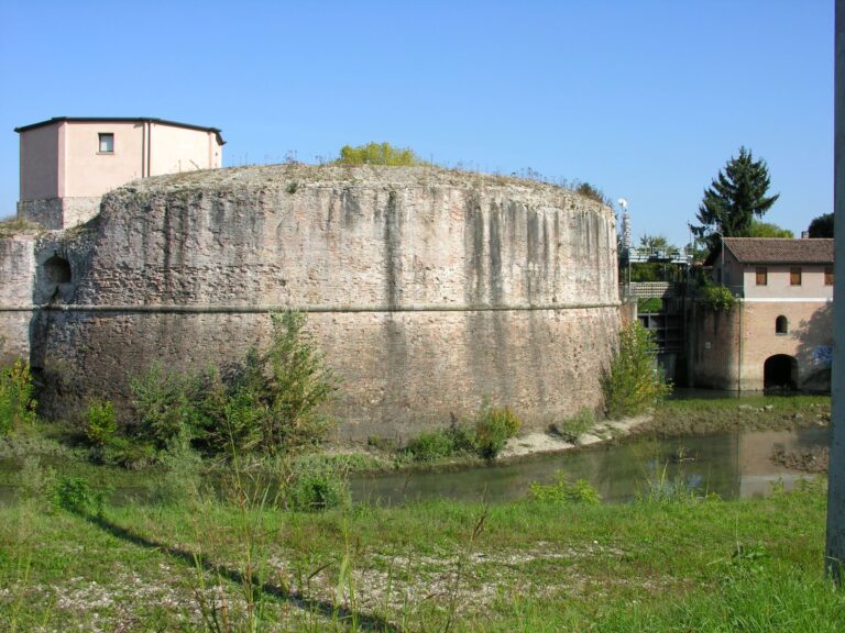 Torrione Buovo. Courtesy Coord. Parco Mura&Acque