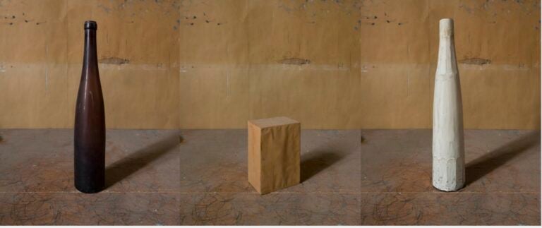 3 Joel Meyerowitz Morandis Objects Triptych One 2015 Firmata ed edita sul retroDa unedizione di 5 esemplari 1200x505 1 Arte Fiera 2024. A Bologna le mostre e gli eventi da non perdere durante l’art week