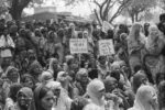 Sheba Chhachhi, Anti Dowry sit-in, Stazione di polizia, Nangloi, India, 1982.