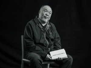 Ai Weiwei pone 81 domande all’Intelligenza Artificiale. È il nuovo progetto “Ai vs AI”
