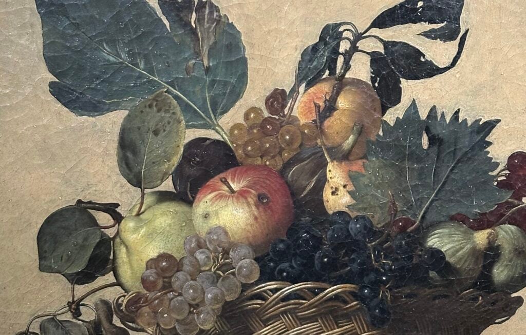 Bellezza e tragedia in un cesto di frutta. Una riflessione sulla Canestra di Caravaggio 