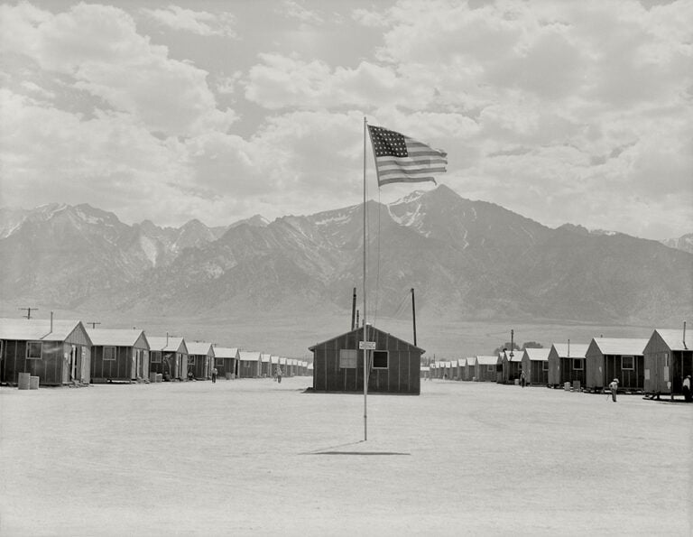 Dorothea Lange, Centro di trasferimento di Manzanar, California, 1942