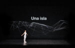 FOG 2024 Agrupacion Senor Serrano Una isla 01 ©Leafhopper Alla Triennale di Milano vanno in scena le arti performative con il Festival FOG