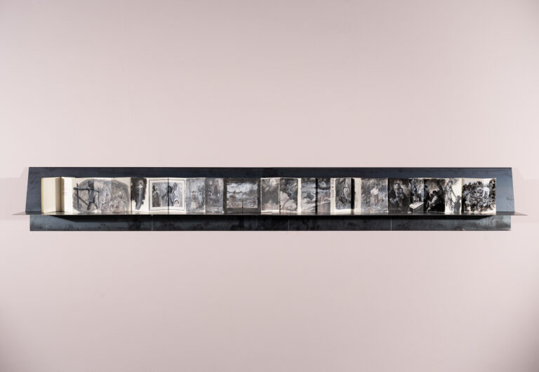 Francesco De Grandi, Leporello, 2020, china e collage su carta, ferro, 40 x 300 x 27 cm. Courtesy l’artista e RizzutoGallery