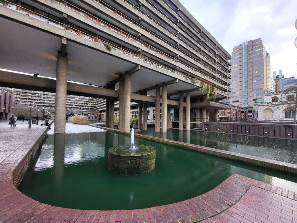 Lakeside Terrace, Barbican Centre, Londra. Photo Livia Montagnoli