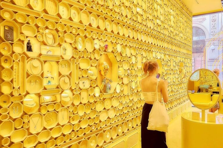 L’interno del nuovo “Wonder Store” Swarovski di Milano, Galleria Vittorio Emanuele, Progetto Villa Eugénie. Photo Massimiliano Lowe