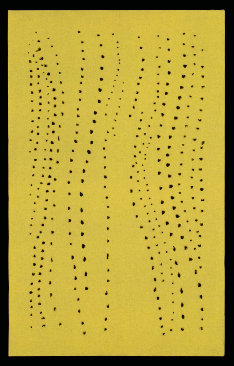Lucio Fontana, Concetto spaziale, 1949-50. Anilina e buchi su tela. Fondazione Lucio Fontana ©Fondazione Lucio Fontana Milano by SIAE 2024