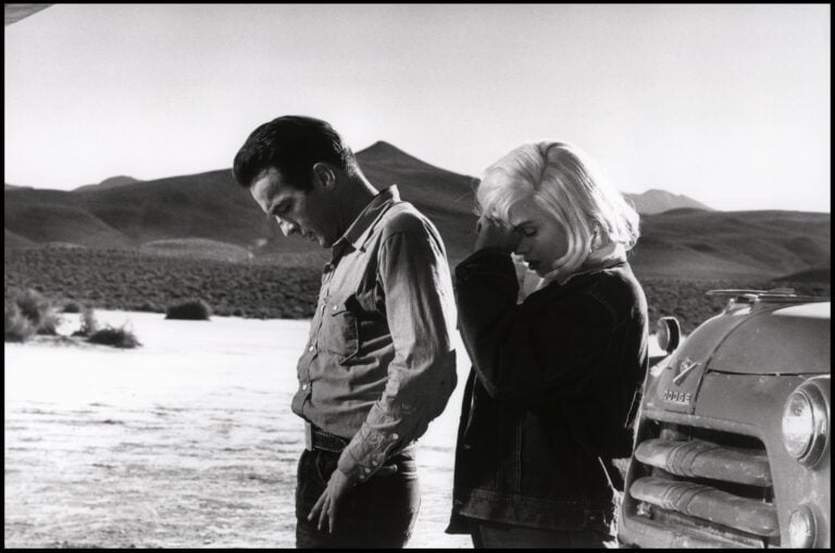 Marilyn Monroe and Montgomery Clift during filming of 'The Misfits', FILM: The Misfits, Nevada, USA, 1960 © Eve Arnold, Magnum Photos