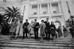 Foto di gruppo sulla scalinata del Casinò nei giorni dell'XI Festival di Sanremo: da sinistra Rocco Granata, Jolanda Rossin, Pino Donaggio, Silvia Guidi, Little Tony, Nadia Liani, Tony Renis e Betty Curtis, 1961. Fotografia di Franco Gremignani © Archivio Publifoto Intesa Sanpaolo