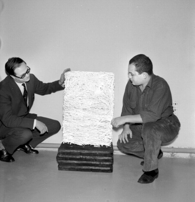 Piero Manzoni and Aage Damgaard with Ahcrome. 1961-62 Photo Ole Bagger. Courtesy of HEART – Herning Museum of Contemporary Art