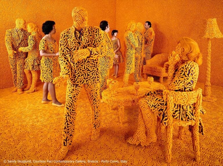 © Sandy Skoglund, Courtesy Paci Contemporary Gallery, Brescia - Porto Cervo, Italy