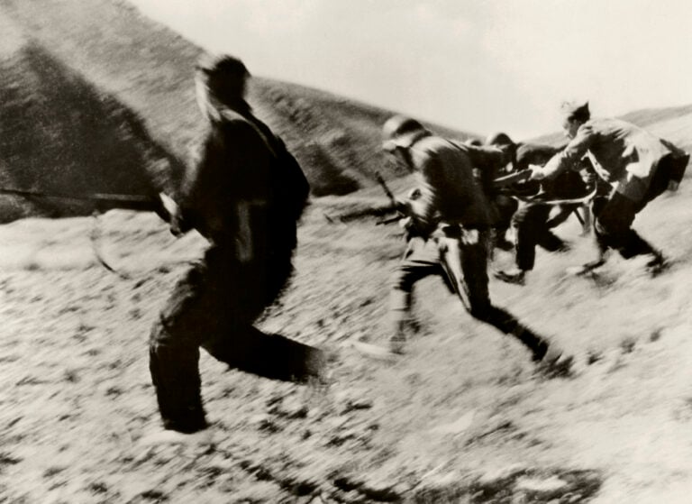 Robert Capa. Soldati repubblicani, 1936