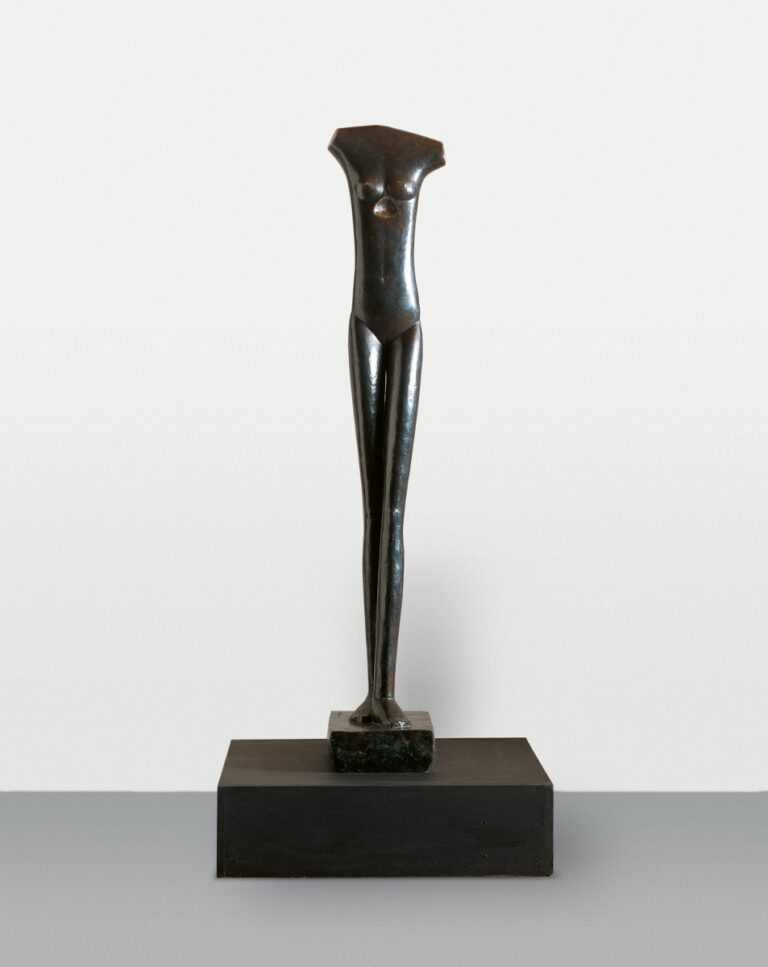 Alberto Giacometti, Walking Woman I. 1932-1936. Bronze, 150 x 29 x 38 cm. Louisiana Museum of Modern Art, Humlebæk © Succession Alberto Giacometti Adagp, Paris, 2023