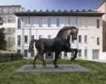 Lo strano caso del Cavallo leonardesco all’Ippodromo di Milano: spostiamolo