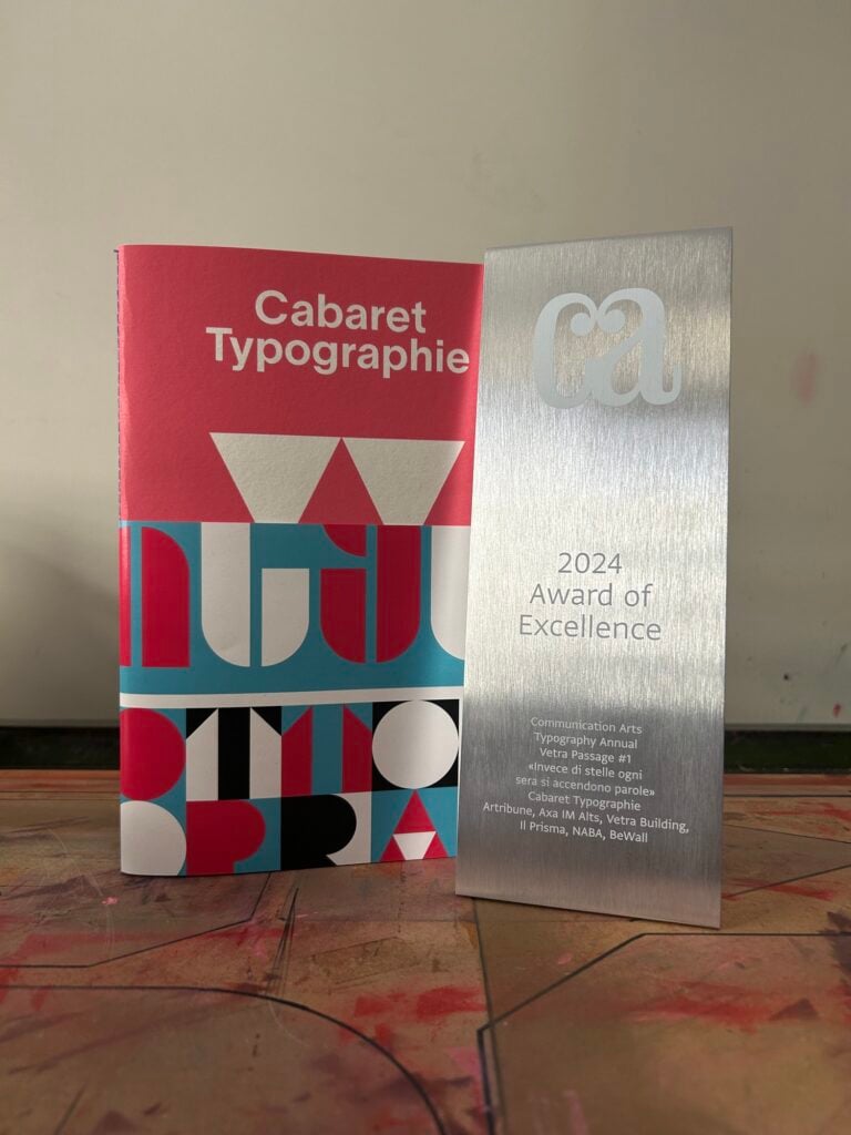 Cabaret Typographie Award of Excellence Typography Compatition 2024 by Communication Arts 2 Cabaret Typographie vince un premio in America dopo il progetto al Vetra Building di Milano