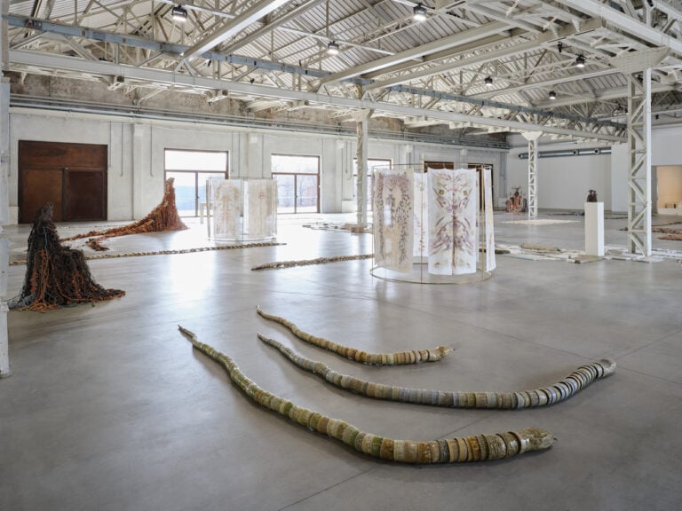 Chiara Camoni, Chiamare a raduno, exhibition view at Pirelli HangarBicocca, Milan, 2024. Courtesy of the artist and Pirelli HangarBicocca, Milan and SpazioA. Photo Agostino Osio