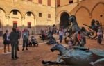 Cortile Castello con mostra Umanità