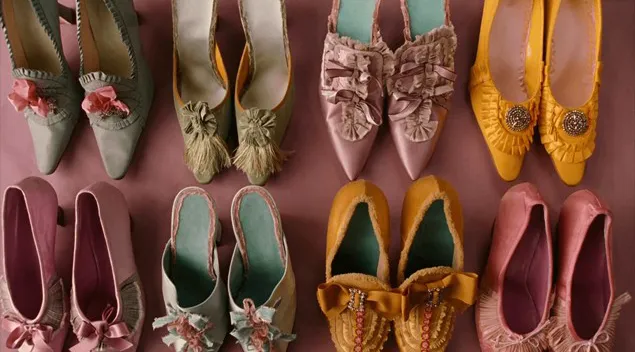 Tutte le volte che le scarpe sono diventate protagoniste di film e serie tv