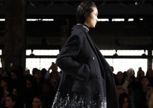 Gucci alla Milano Fashion Week 2024 con il garbo della seduzione