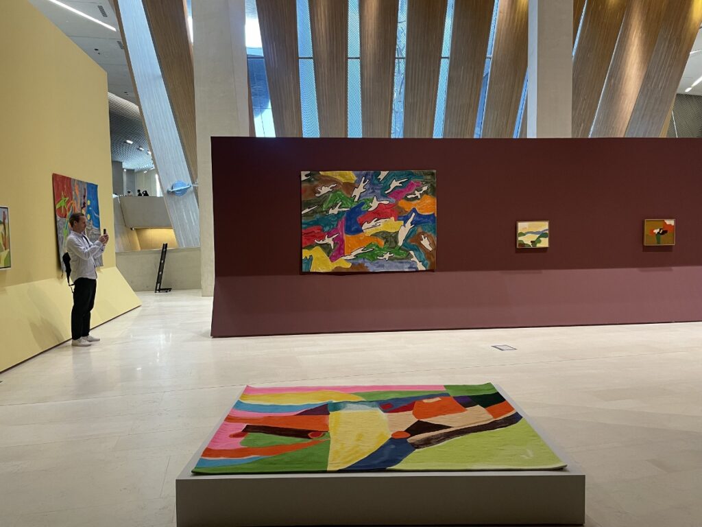 La mostra di Etel Adnan ad Ithra Museum, Dhahran, photo Claudia Giraud