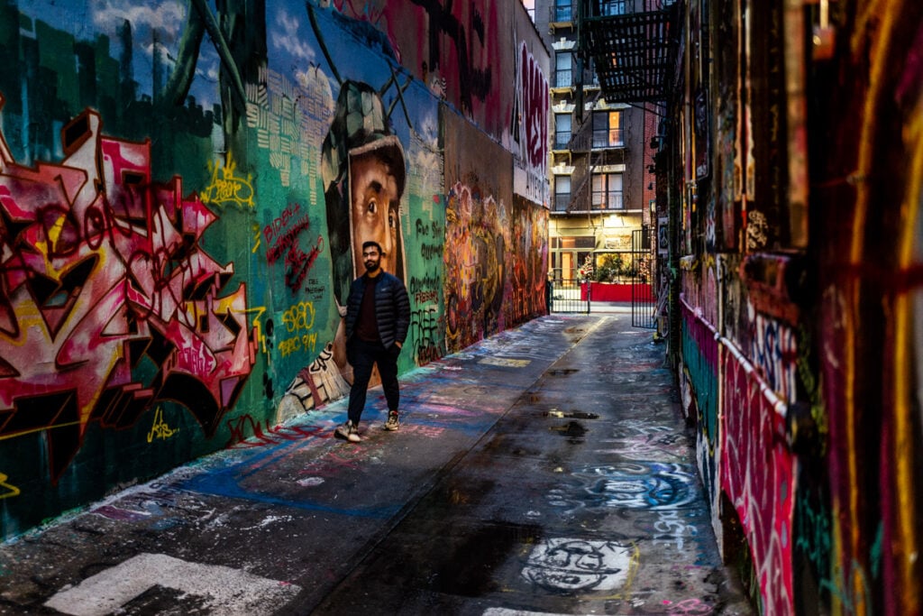 Alla scoperta di Freeman Alley, il vicolo di New York pieno di street art e gallerie