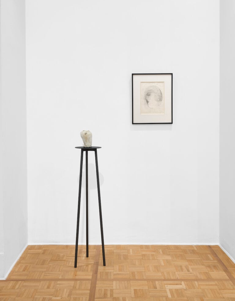 Marisa Merz, installazione View at Thomas Dane, Napoli, 2024 © Fondazione Merz. Courtesy Gladstone Gallery, New York and Thomas Dane Gallery. Photo M3Studio