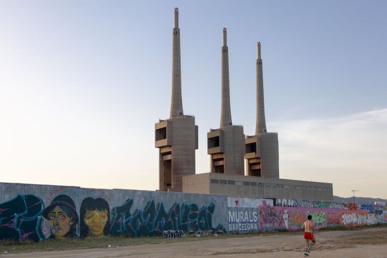 Sant Adrià de Besòs, Las Tres Chimeneas