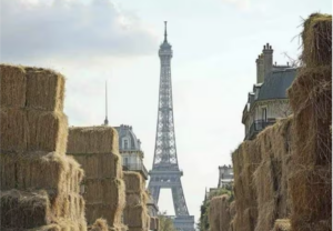 Chi è Vincent Smadja, l’artista che ha creato l’immagine fake dei trattori a Parigi