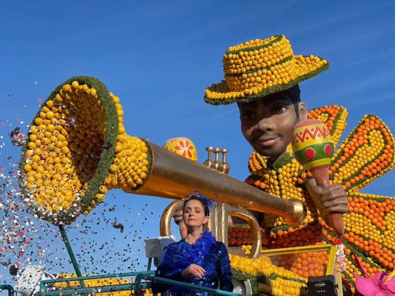 Sfilata di carri, Opéras & Danses, Fête du Citron, 2022. Photo Andreia De Freitas Alves