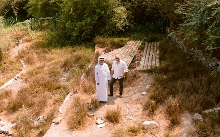 Tarek Abou El Fatouh e Abdullah Al Saadi allo studio dell’artista. Courtesy of the National Pavilion UAE- La Biennale di Venezia. Photo Daniel Borja of Seeing Things