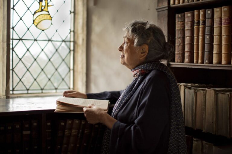 Yasmeen Lari. Photo © Laura Pannack. Courtesy Heritage Foundation of Pakistan