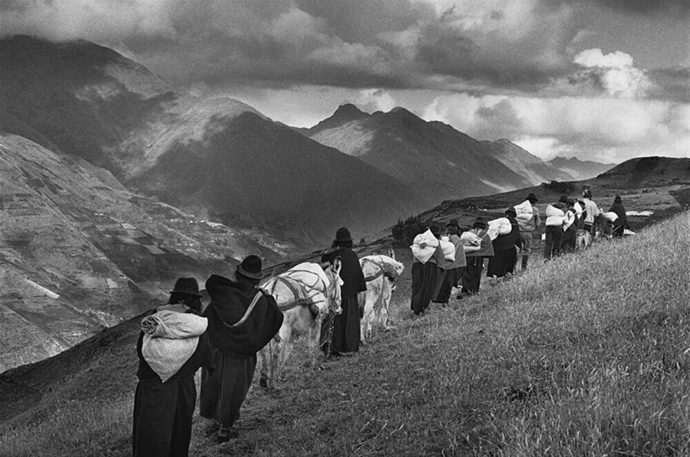 L’esodo, la paura e il coraggio nelle fotografie di Sebastião Salgado. La mostra a Ravenna